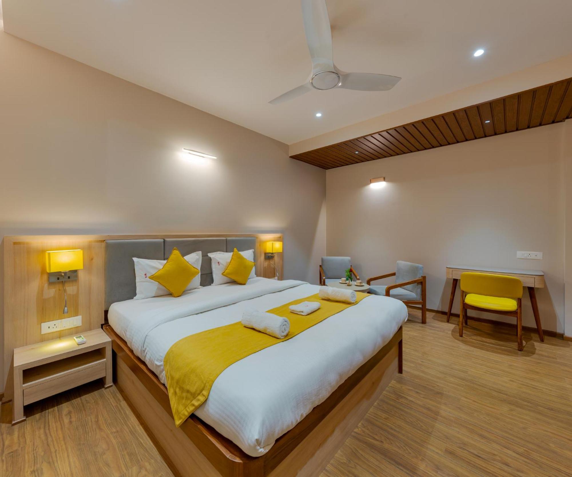 Hotel Woodland Kolhápur Kültér fotó